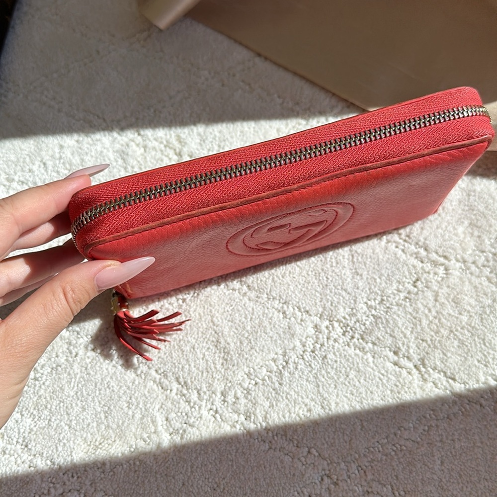 Gucci Pink Leather Zip Wallet - Picture 2 of 5